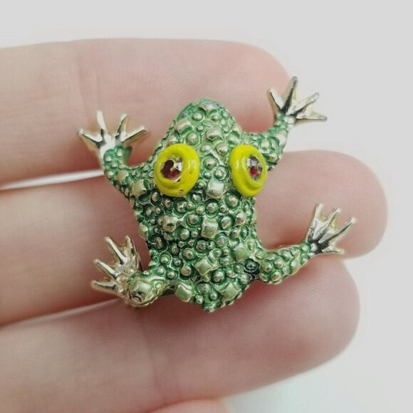 Vintage Little Green Frog Brooch, Red Rhinestone Eyes, Bumpy Texture, Estate - Picture 1 of 6